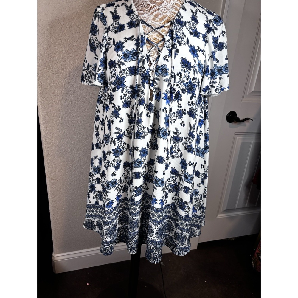 Show Me Yourโ MuMu Kylie Lace up Dress White/Blue Floral Medium, Boho, Babydoll